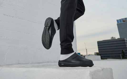 Oofos Unisex Ooclog Clog Black 1