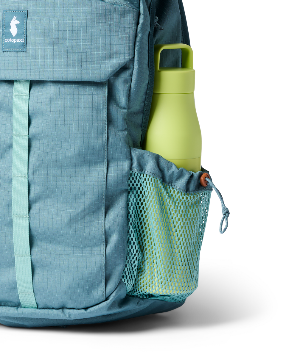 Cotopaxi Clase 28L Daypack shown in Everglade - View 3