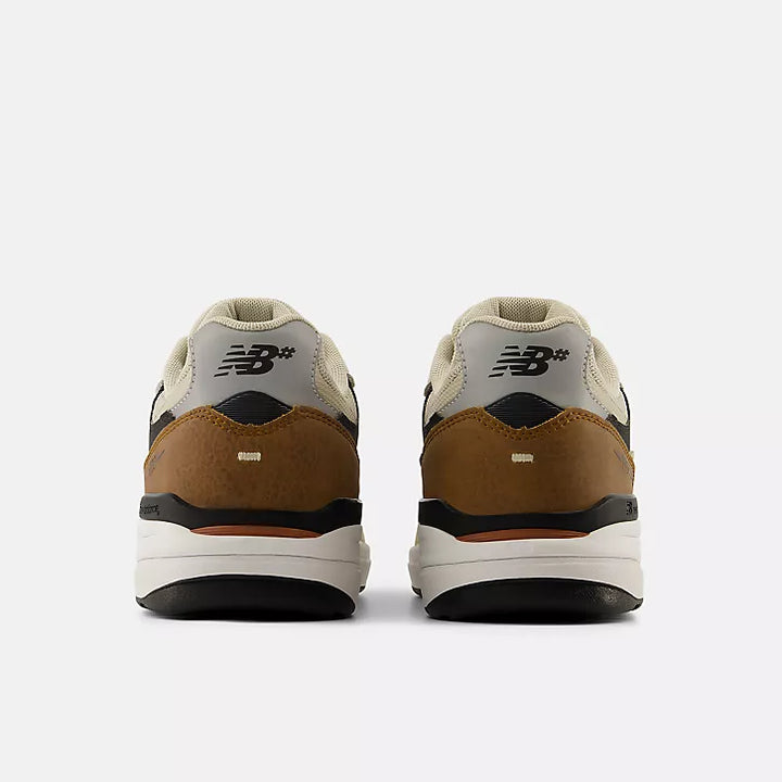 New Balance Numeric Men’s Andrew Reynolds 933 - Quicksand w Sea Salt 4