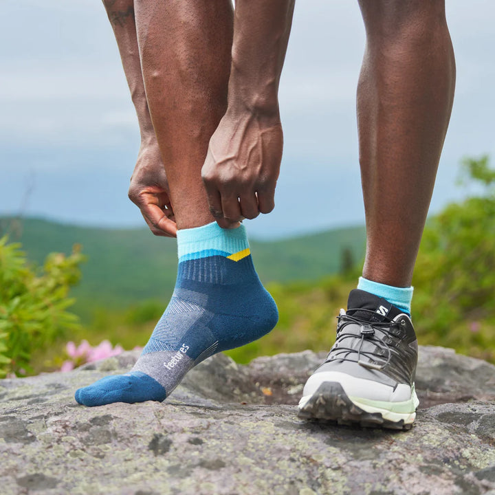 Feetures Trail Max Cushion Quarter Socks - Mountain High Blue 2