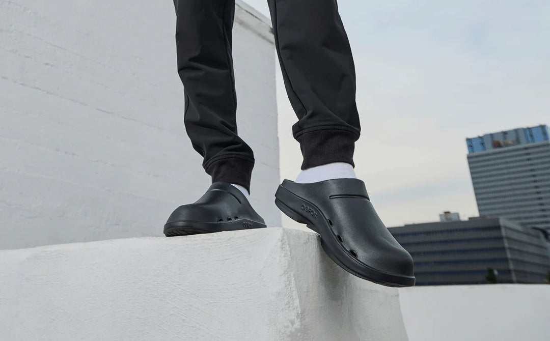 Oofos Unisex Ooclog Clog Black 3