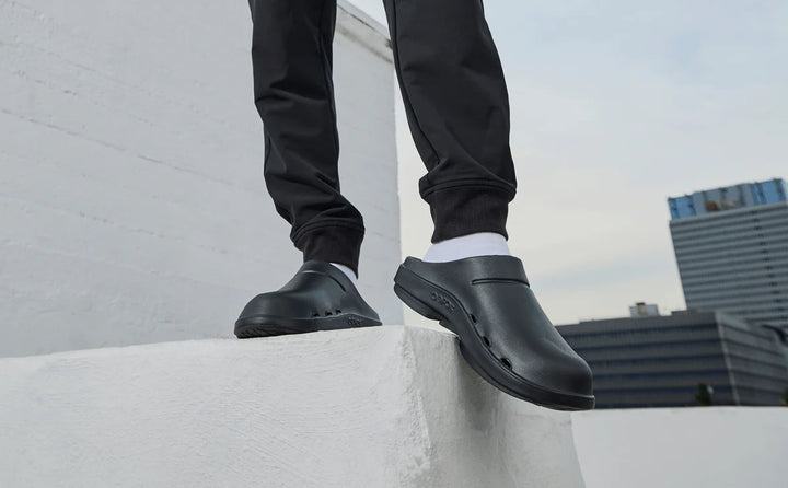 Oofos Unisex Ooclog Clog Black 3