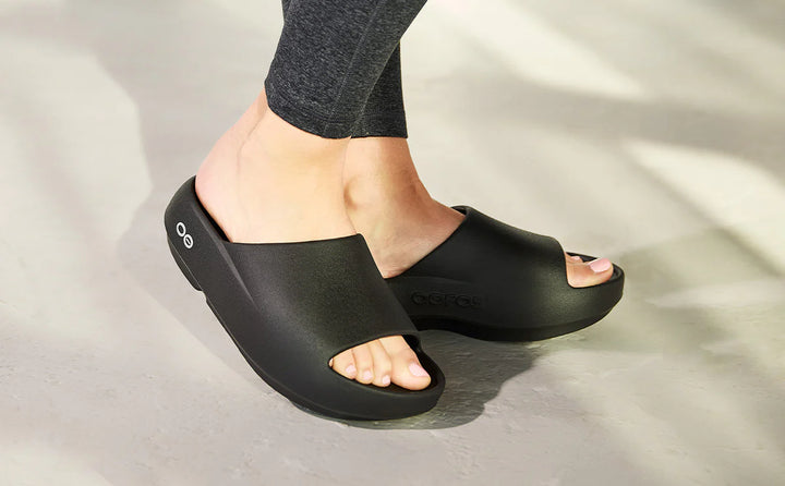 Oofos Women’s Ooahh Plus Sandal - Black 9