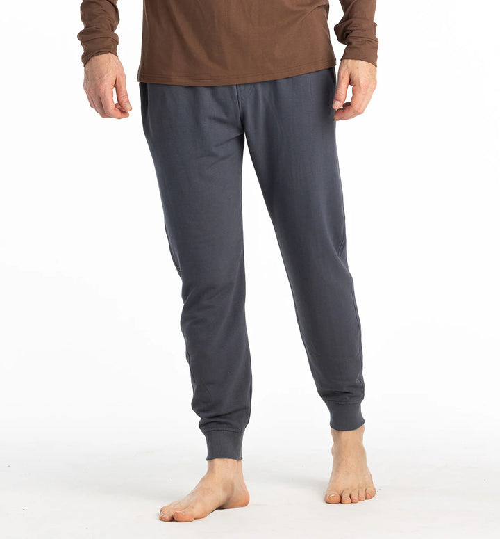Free Fly Men’s Bamboo Lightweight Fleece Jogger front view