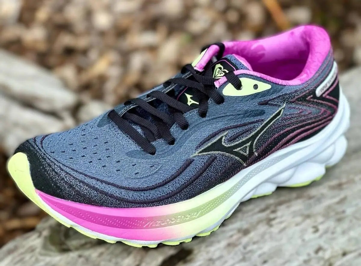 Mizuno - Mizuno Women’s Wave Skyrise 5 Roxy Running Shoe - The Shoe Collective