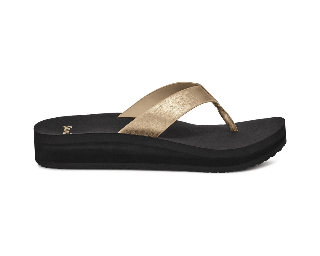 Sanuk - Sanuk Women’s Highland Metallic Sandal Champagne - The Shoe Collective