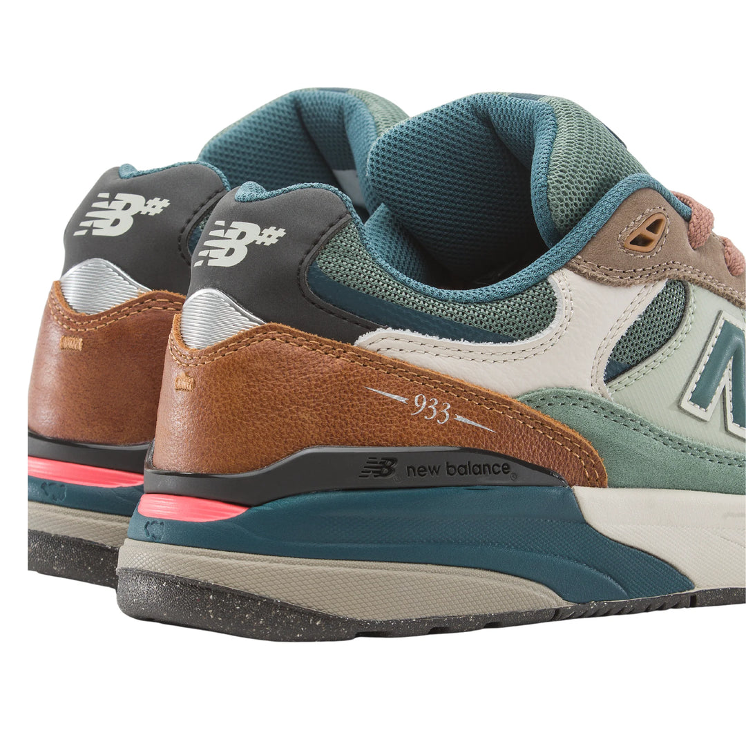New Balance Men's Andrew Reynolds 933 - Green / Brown 5